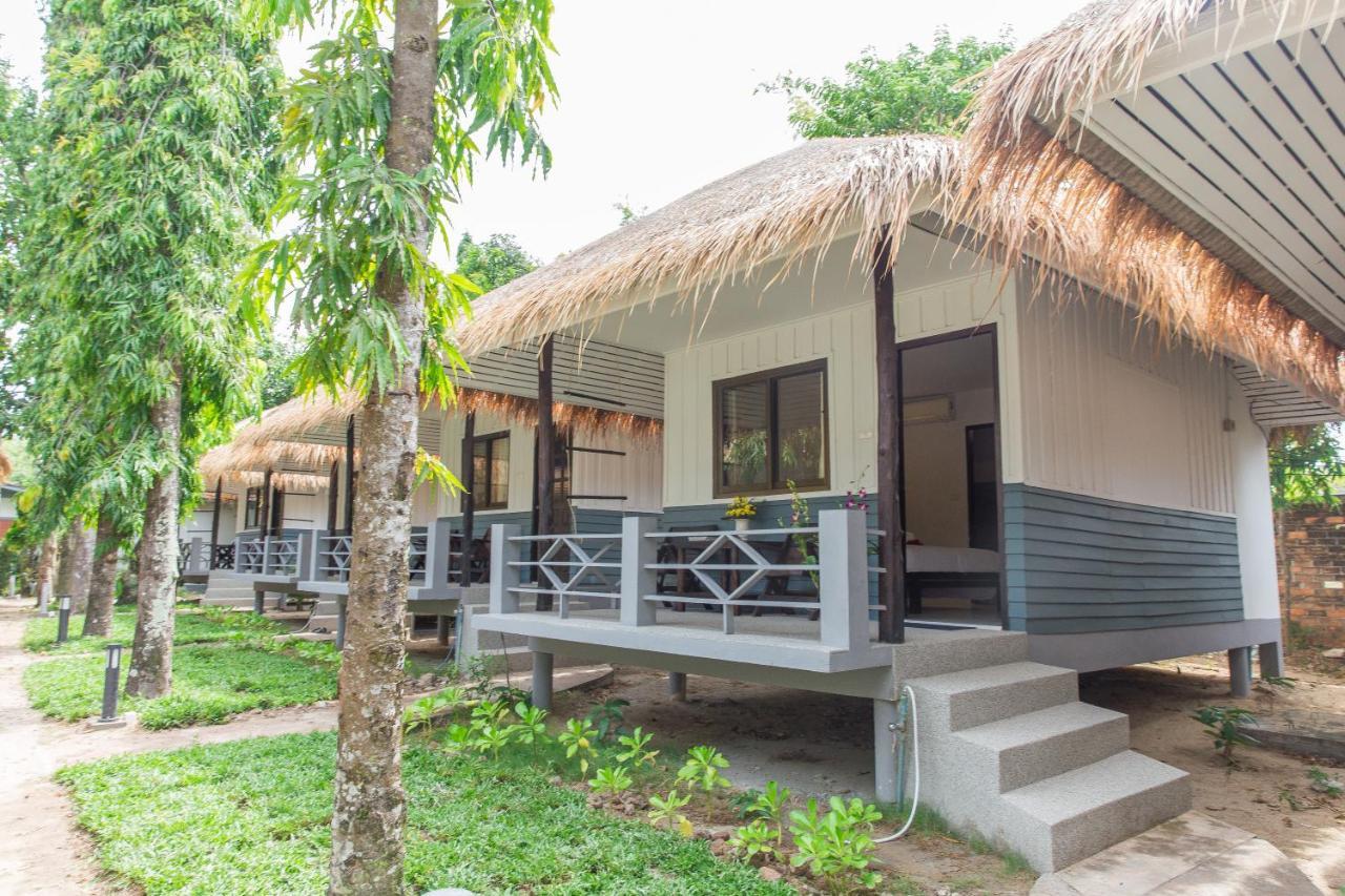 Adarin Beach Resort Mae Nam Dış mekan fotoğraf